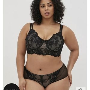 NWT Torrid Longline Dot Lace Bra and Hipster Panty Set - Dot Lace Black Size 4 X